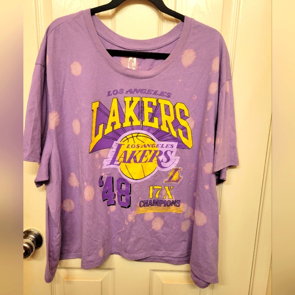 Lakers Purple Women's Plus Size Crop T-Shirt (Gently Used)